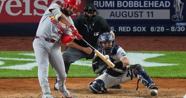Burleson pega 3 jonrones y los Cardenales vencen a los Yankees tras perder ventaja de 6