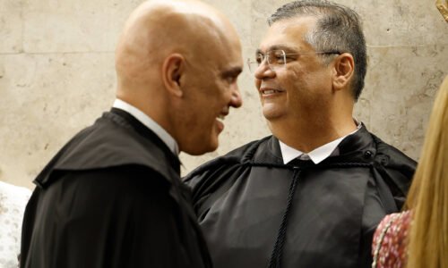 Dino e Moraes defendem rever fim de diploma de jornalismo - 18/08/2026 - Política