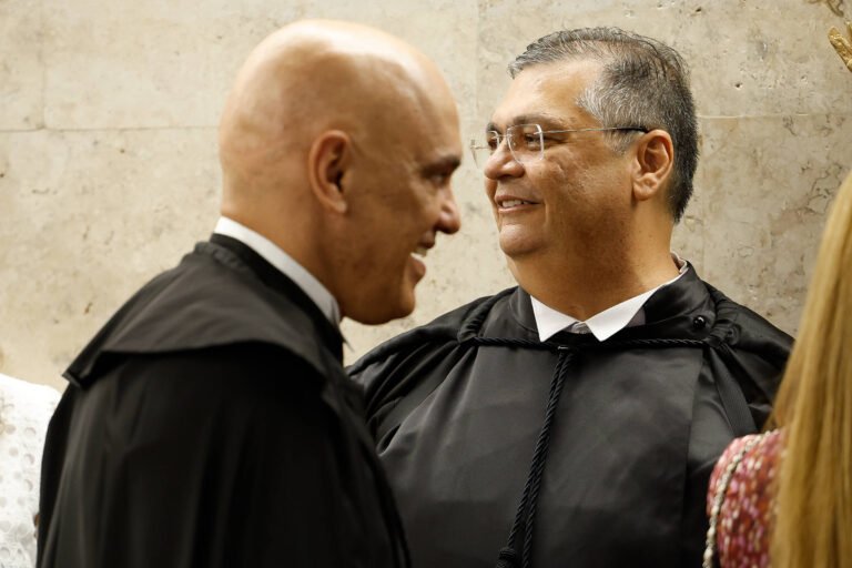 Dino e Moraes defendem rever fim de diploma de jornalismo - 18/08/2026 - Política