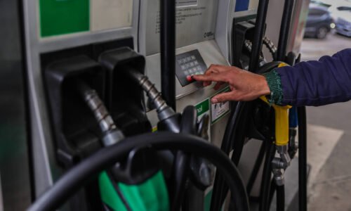 Distribuidoras de combustível falam em atraso de R$ 1 bi - 06/08/2026 - Painel S.A.