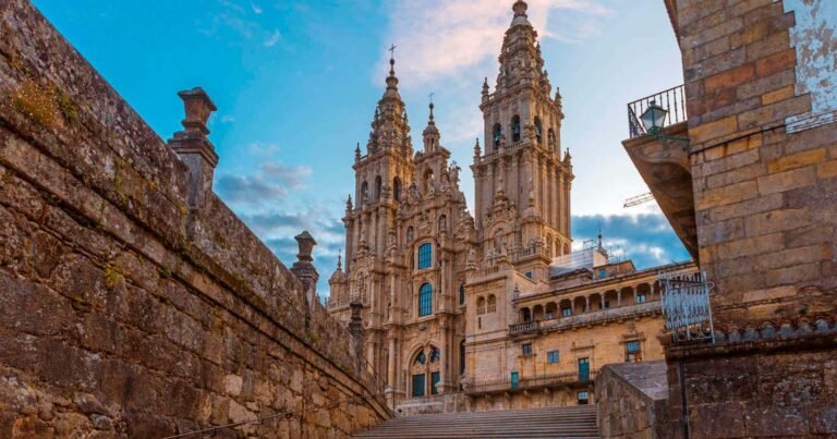 Espanha barato demais! Passagens para Málaga, Compostela, Canárias, Madri e mais destinos por apenas R$ 2.975