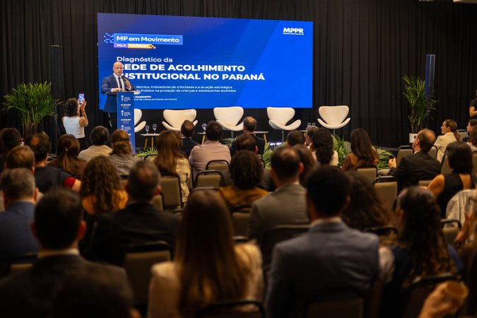 Francisco Zanicotti apresenta diagnóstico da rede de acolhimento no Paraná durante o Congresso Estadual do Ministério Público