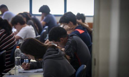 Fuvest: abre inscrições para vestibular 2027 da USP - 17/08/2026 - Educação