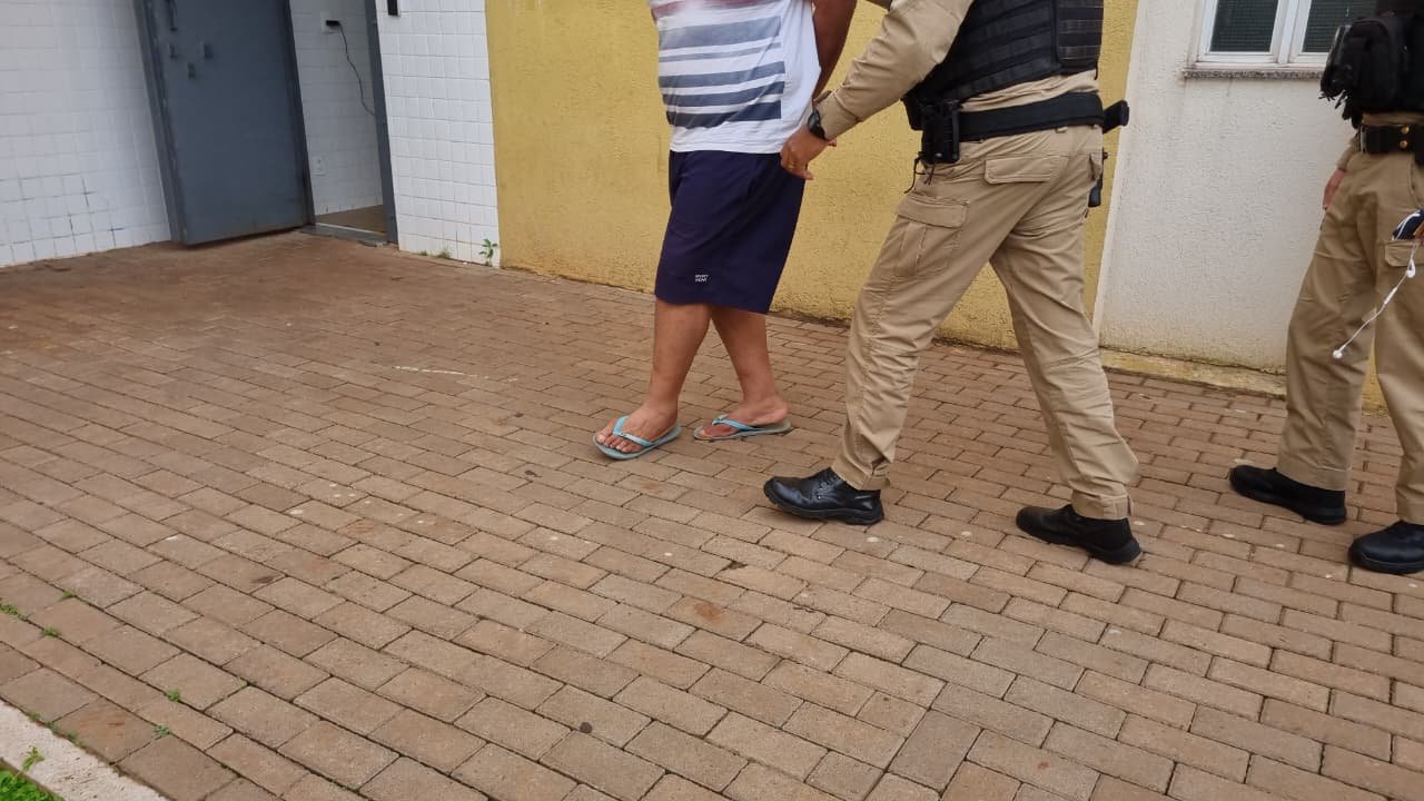 Homem é preso após causar confusão em bar no São Cristóvão