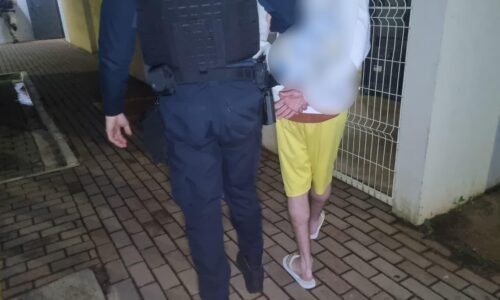 Homem é preso após tentar levar filho à força e ameaçar companheira em Cascavel