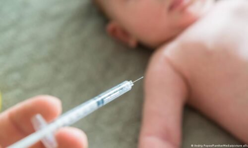 Itália investiga pais após morte de criança não vacinada