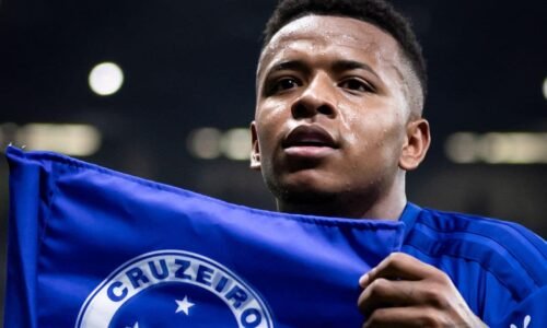 Keny Arroyo comemora 10° gol pelo Cruzeiro