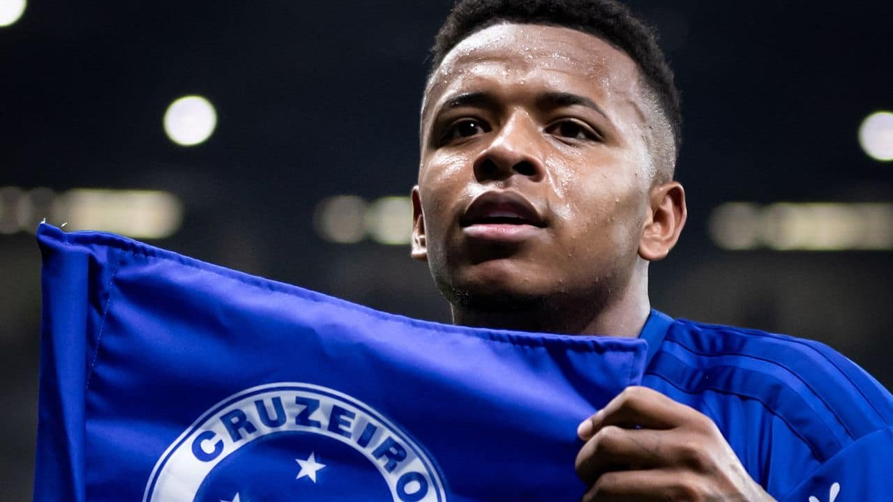 Keny Arroyo comemora 10° gol pelo Cruzeiro
