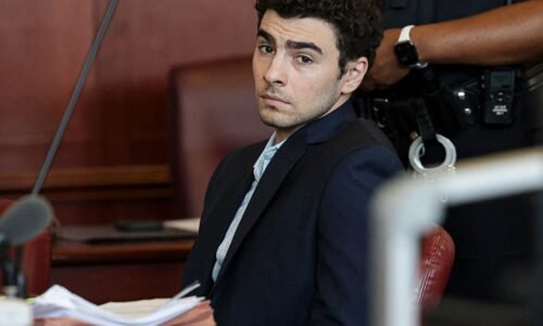 Luigi Mangione due in court as defense fights media restrictions in NY trial