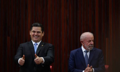 Lula e Alcolumbre marcam novo encontro para tratar pautas - 06/08/2026 - Painel