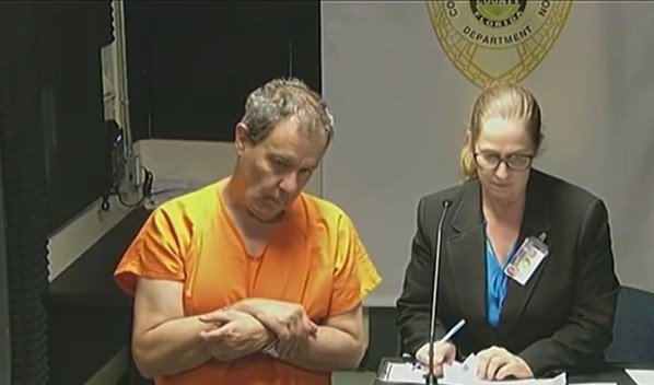 Médico brasileiro é preso por suspeita de abrir malas e furtar objetos no aeroporto de Miami