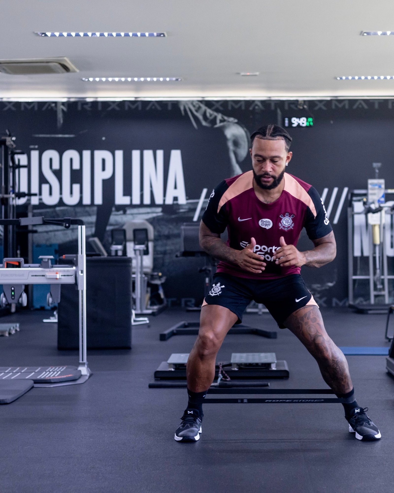 Memphis Depay no Corinthians: valores e detalhes do novo contrato