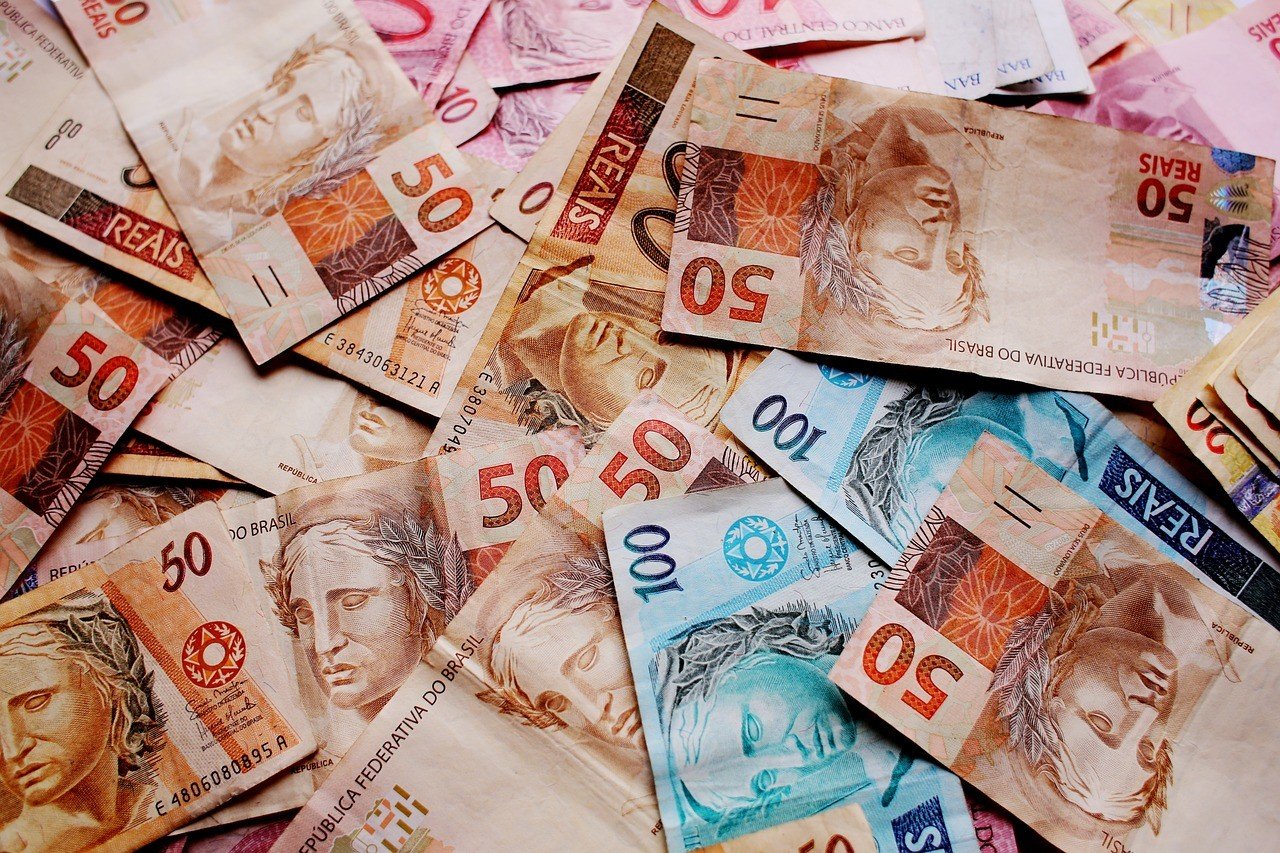 Quanto rende o prêmio de R$ 150 milhões da Mega-Sena na poupança e em outras opções de renda fixa?
