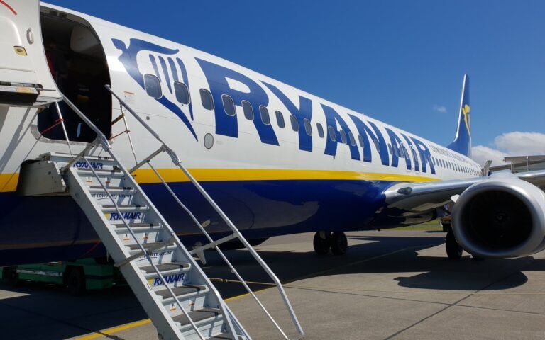 Ryanair: Pasażer, który zakłócił lot z Majorki zapłaci 5500 złotych grzywny