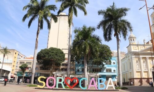 Secretaria da Mulher realiza ação na Praça Central em referência ao Agosto Lilás – Agência de Notícias