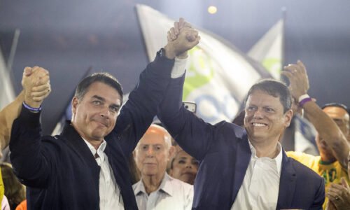 Tarcísio vai ao STF contra Lula após críticas - 12/08/2026 - Política