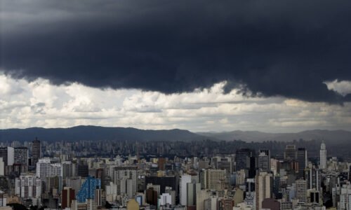 Terça (25) pode ter chuva fraca e máxima de 20°C em SP - 25/08/2026 - Cotidiano