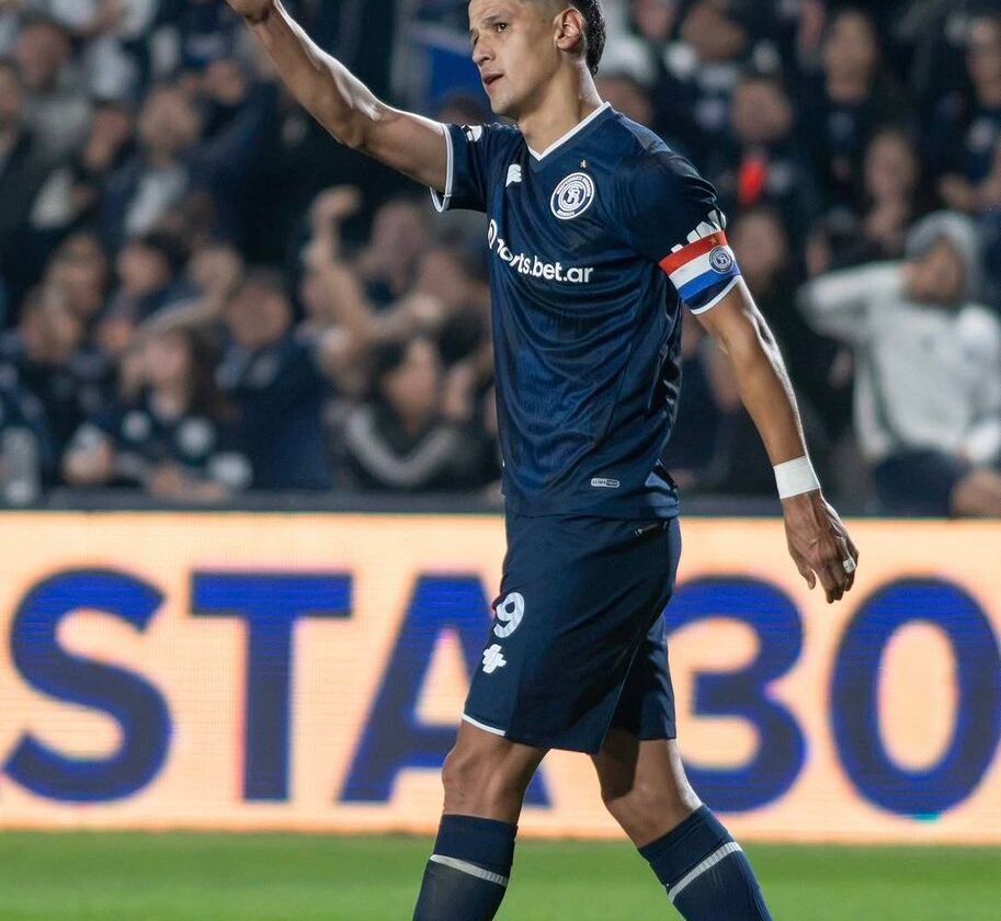 Veja os números do atacante Alex Arce, de 31 anos