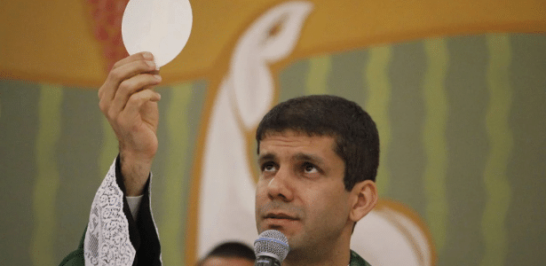 Padre Rodrigo de Oliveira Silva foi excomungado da Igreja Católica