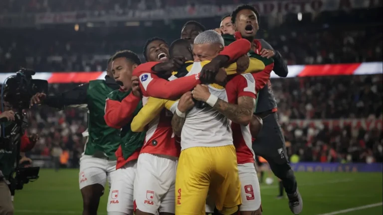 ¡Cachetazo! River quedó eliminado de la Sudamericana por penales: los goles y resumen completo