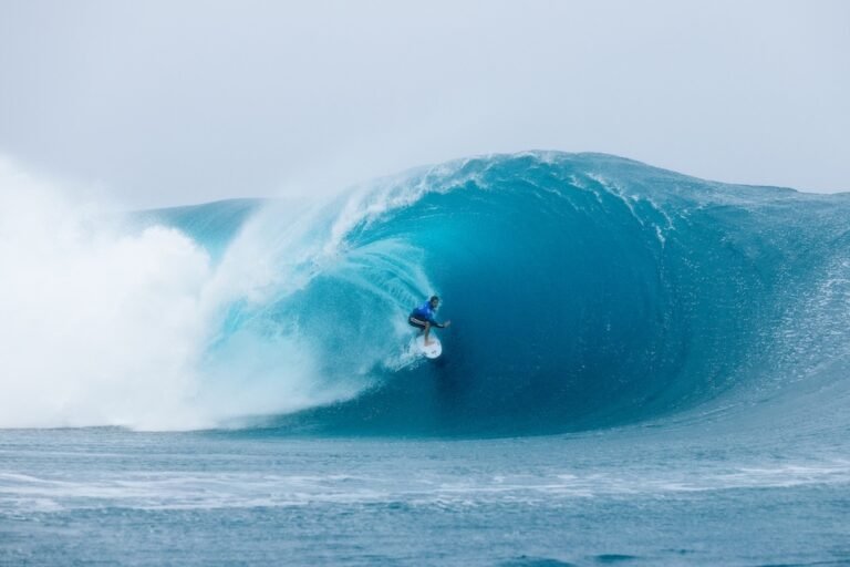 【WSL】コナー・オレアリーがワールドチャンプFilipe Toledoを抑えてラウンド３進出！CT第7戦”Outerknown Tahiti Pro”コンテストDAY2ハイライト | カラーズマガジン