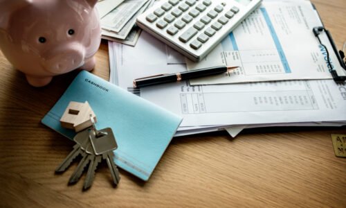 Organizar as contas do mês é uma parte importante da vida financeira, mas o verdadeiro planejamento financeiro vai muito além de saber quanto entra e quanto sai da conta bancária.
