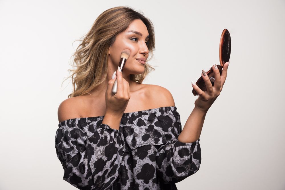 A rotina de beleza pode ficar mais prática quando um único produto reúne diferentes funções.