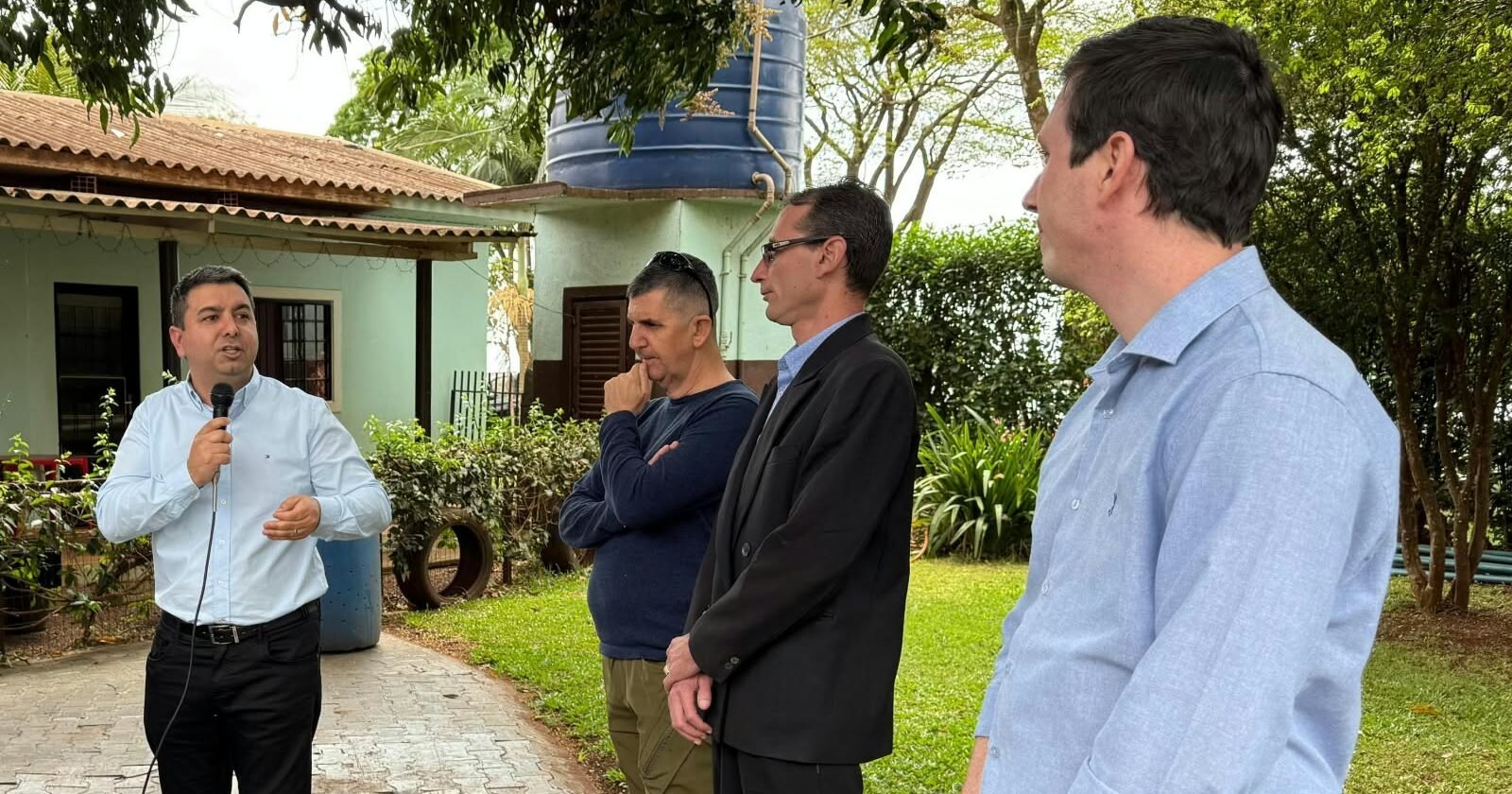 A diretoria do Partido NOVO em Ubiratã é presidida por Duda, empresário do ramo de móveis e decoração, também ligado à Faculdade Uningá. A vice-presidência é ocupada por Fábio Augusto Celestino, do Portal Ubiratã Online, que também atua como servidor público.