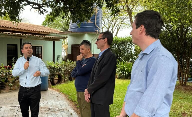 A diretoria do Partido NOVO em Ubiratã é presidida por Duda, empresário do ramo de móveis e decoração, também ligado à Faculdade Uningá. A vice-presidência é ocupada por Fábio Augusto Celestino, do Portal Ubiratã Online, que também atua como servidor público.