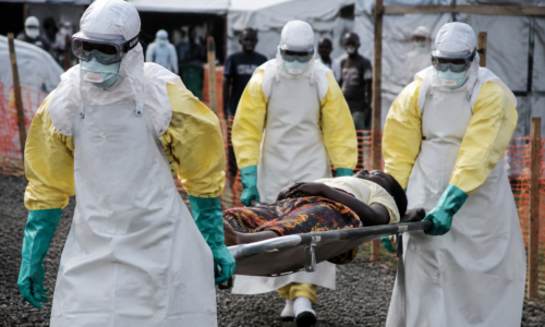 Cena jornalística do surto de Ebola que matou mais de 5 mil na RD Congo.